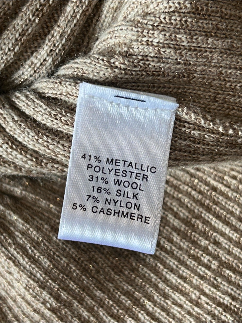 Flawless St John Cashmere Silk Wool Blend Med Cream Cable-Knit Button Sweater - Picture 8 of 12